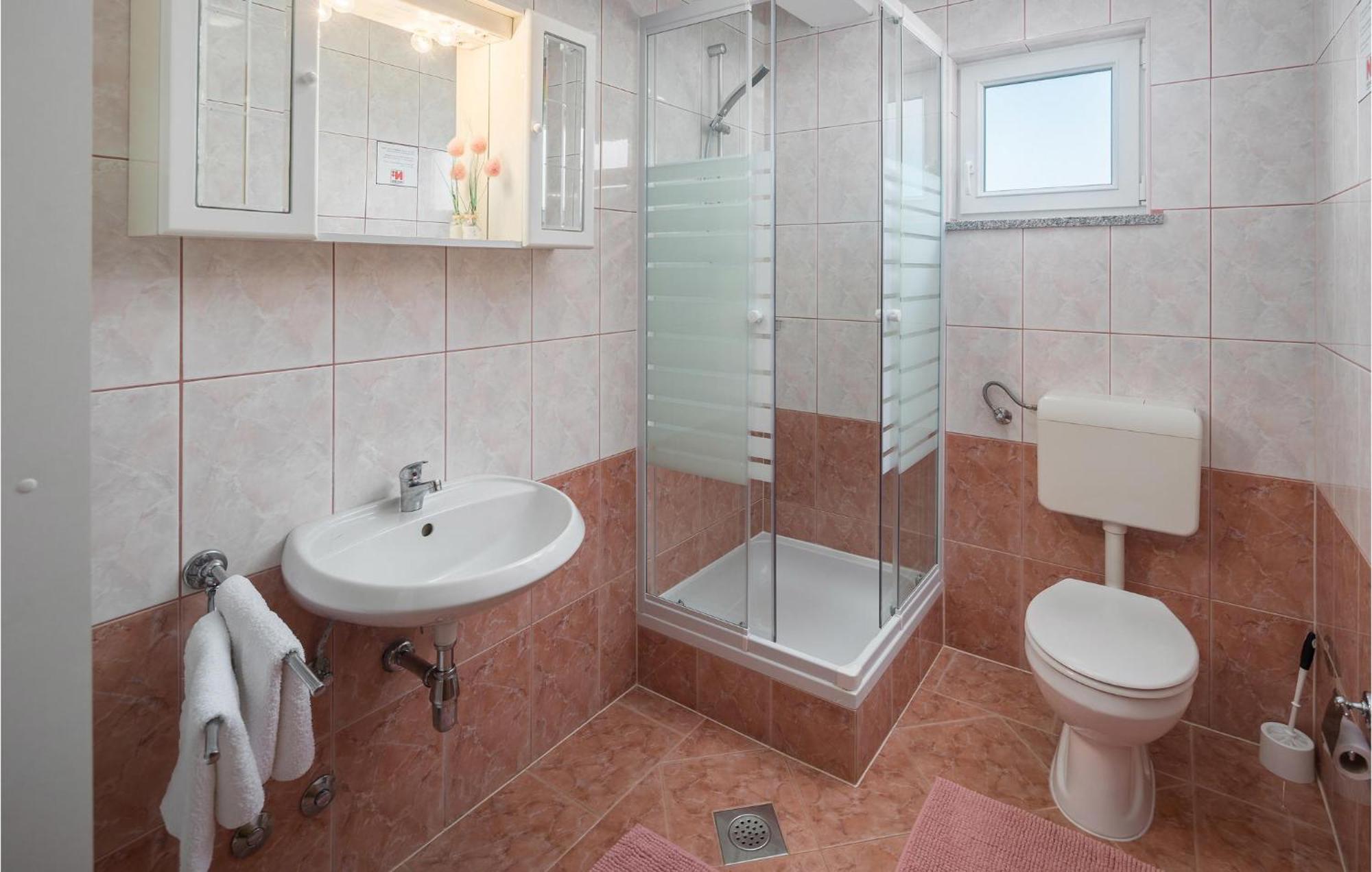 1 Bedroom Beautiful Apartment In Poreč Exteriér fotografie