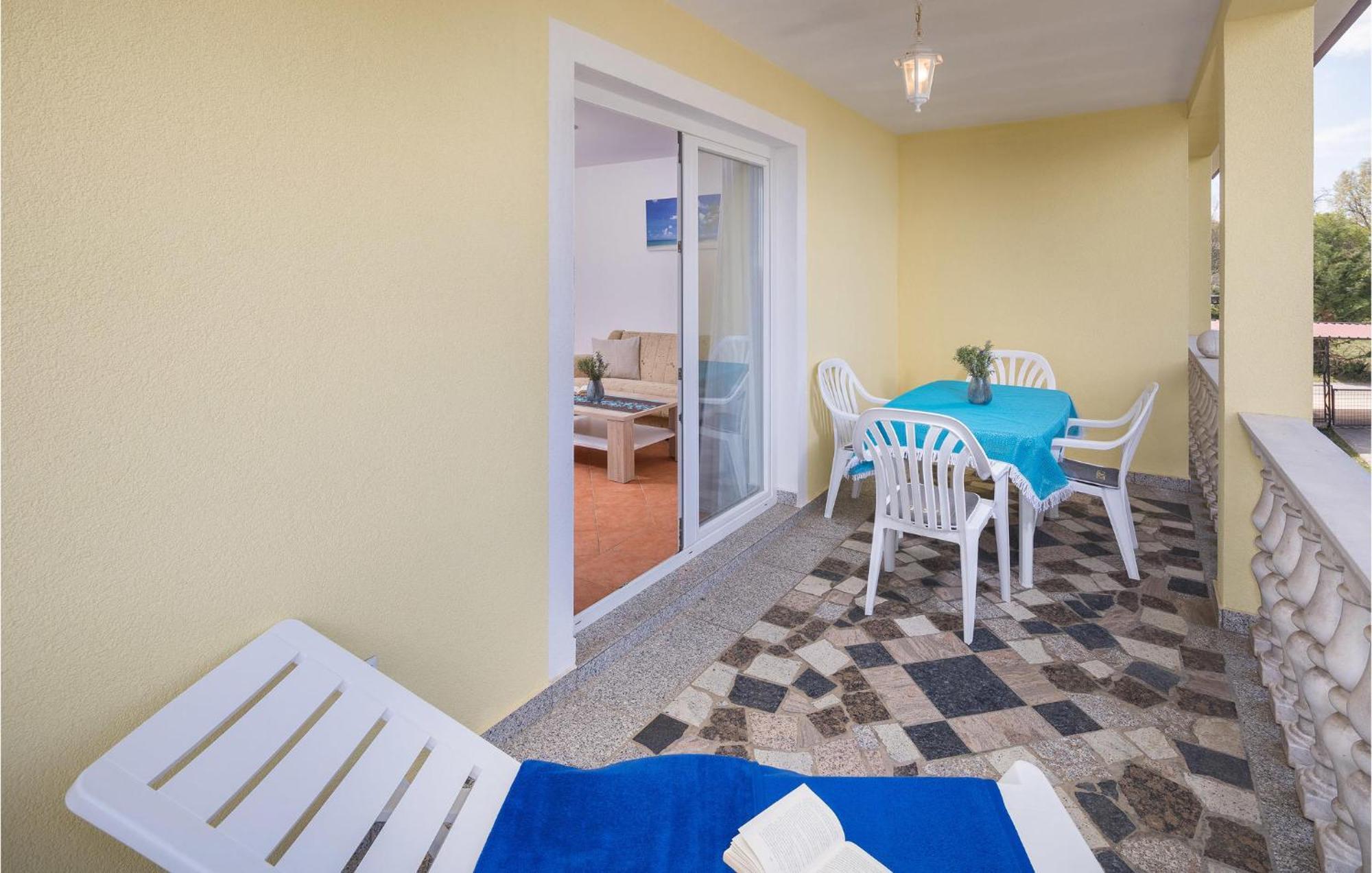 1 Bedroom Beautiful Apartment In Poreč Exteriér fotografie