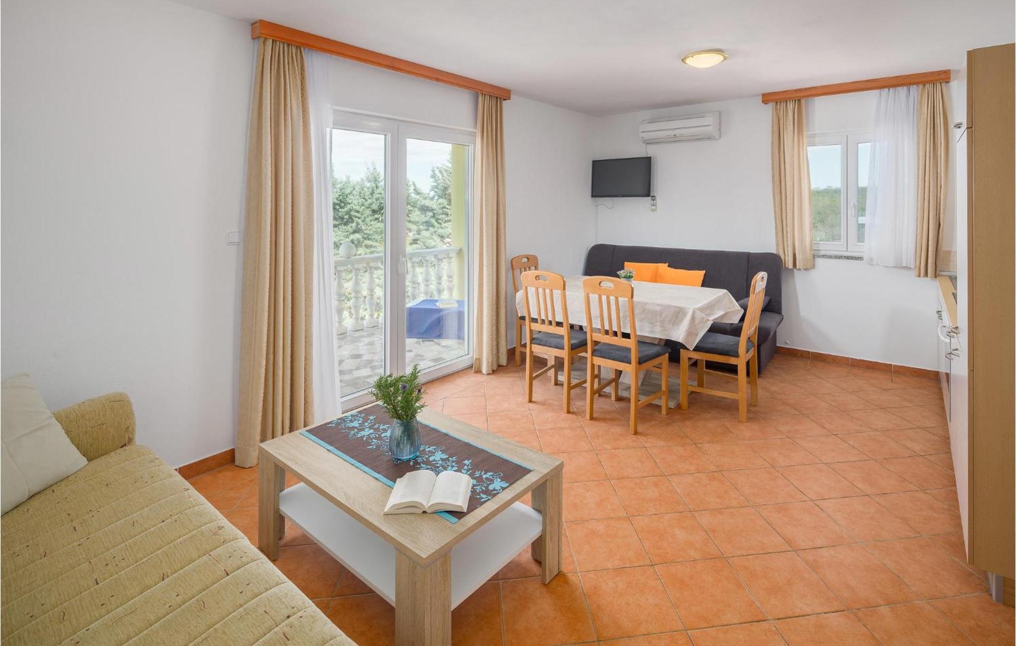 1 Bedroom Beautiful Apartment In Poreč Exteriér fotografie